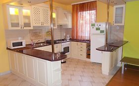 Lara Apartman