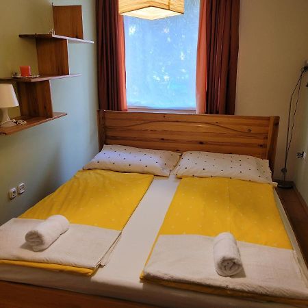 Lara Apartman Debreţin Exterior foto