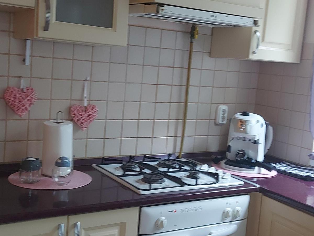 Lara Apartman Debreţin Exterior foto