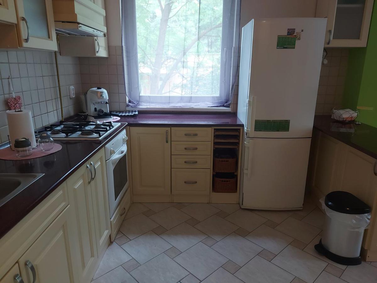 Lara Apartman Debreţin Exterior foto