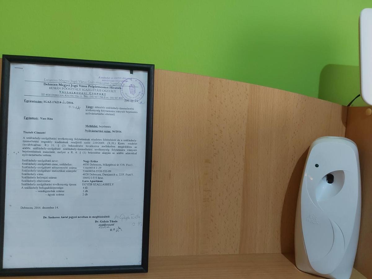Lara Apartman Debreţin Exterior foto