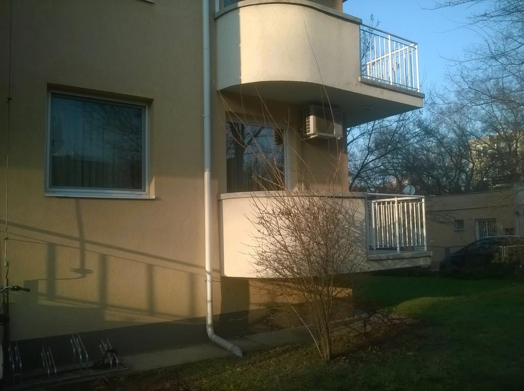 Lara Apartman Debreţin Exterior foto